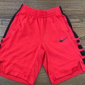 Nike Elite Dry Fit Youth Med Red with pockets
